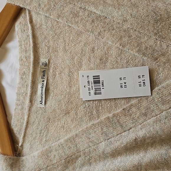 Abercrombie & Fitch sweater wrap dress - Picture 2 of 3